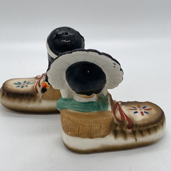 Vintage Japan Native American Children in Moccasins Salt and Pepper Shakers - Picture 3 of 7